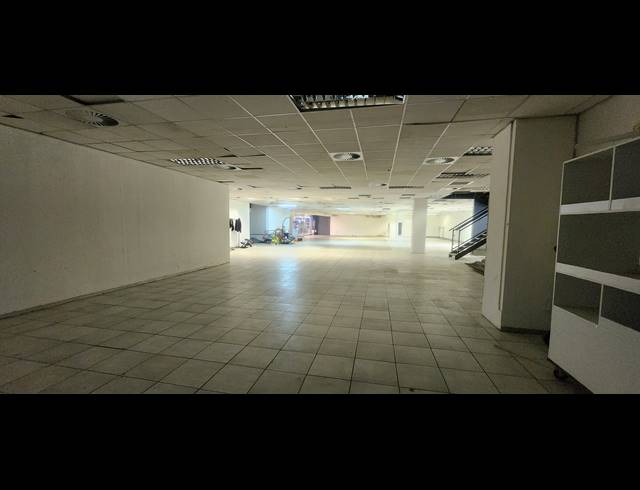 573M² RETAIL TO LET IN HALFWAY HOUSE
